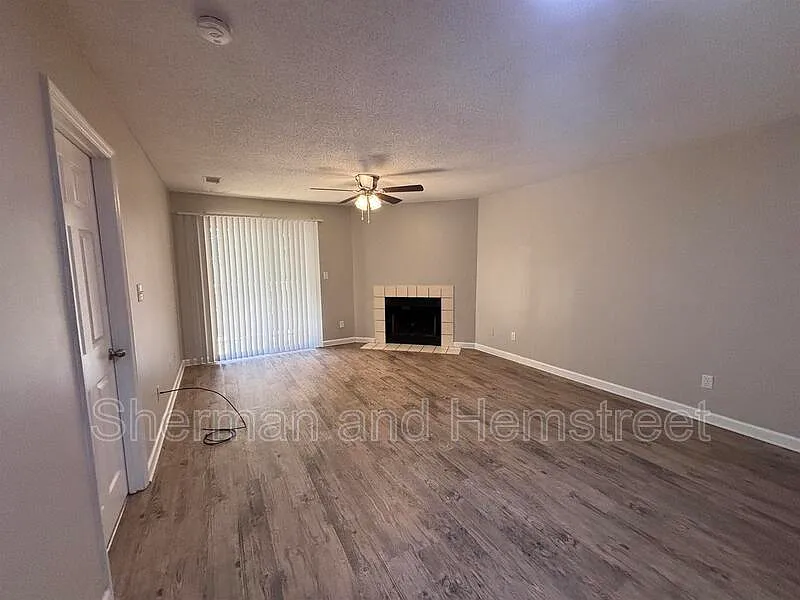 406 Commons Dr #406