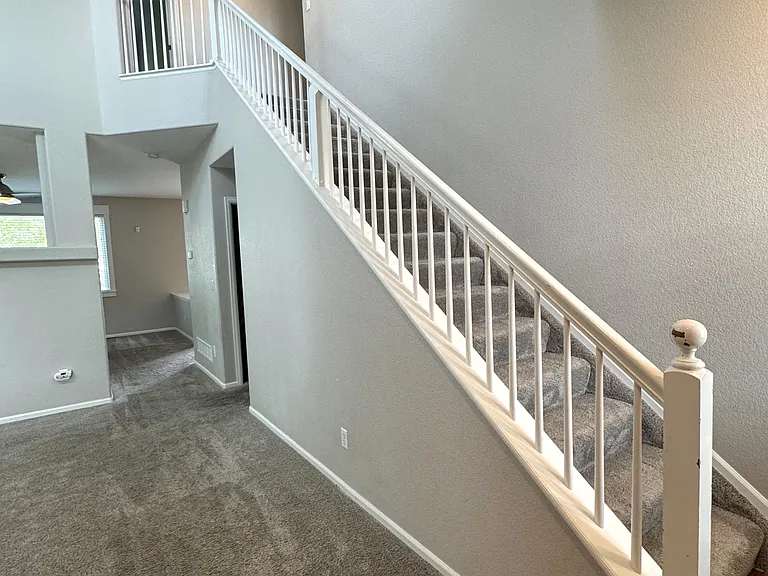 2390 Broadleaf Loop — Photo 3