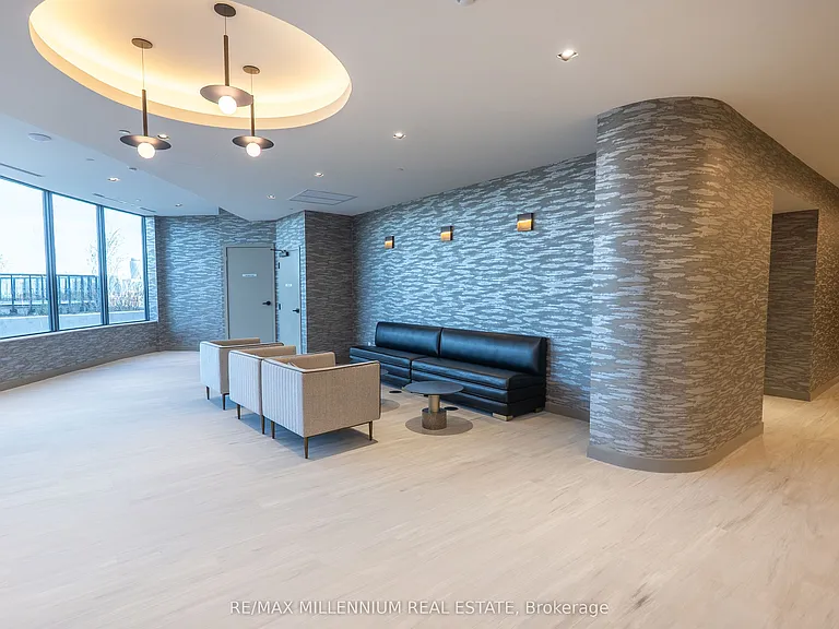 5105 Hurontario St #Penthouse 6 — Photo 24