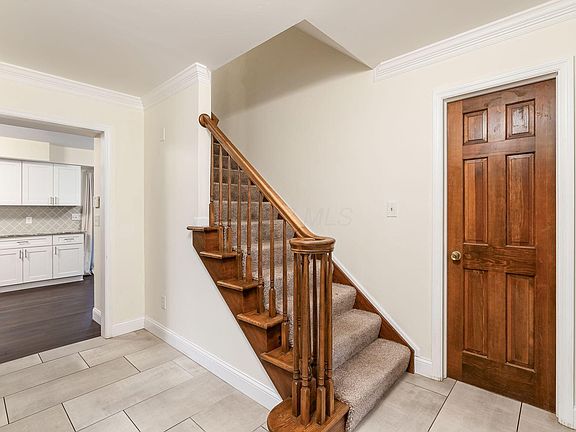 3rd image of 535 Deer Run Ct