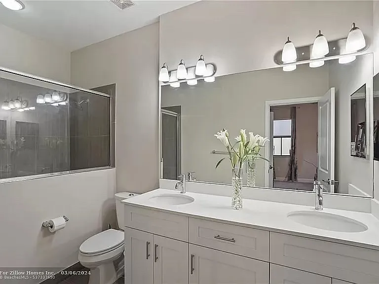 NW 55th Pl, Tamarac — Photo 2