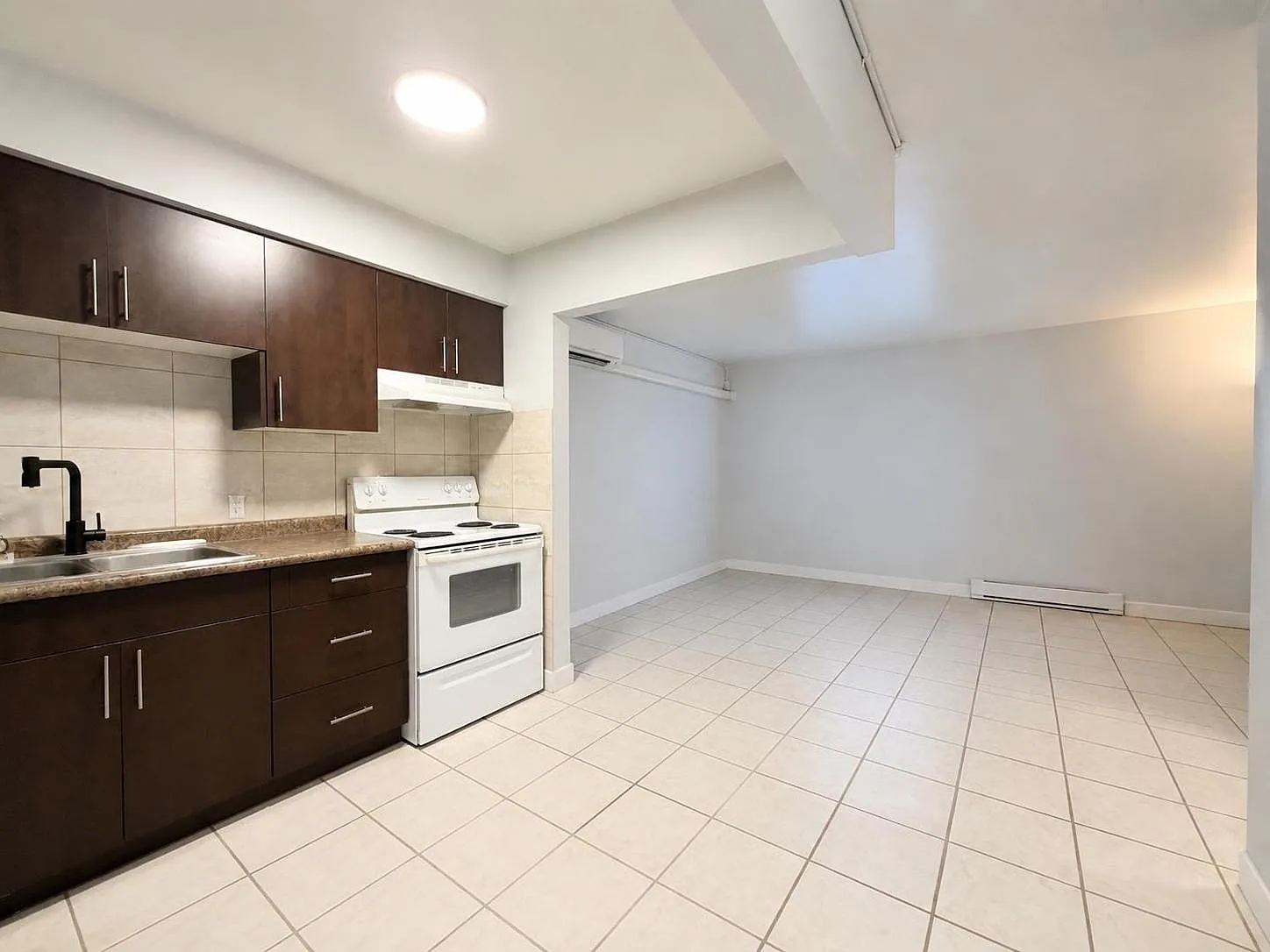 2 bed, $1,400 — Photo 3