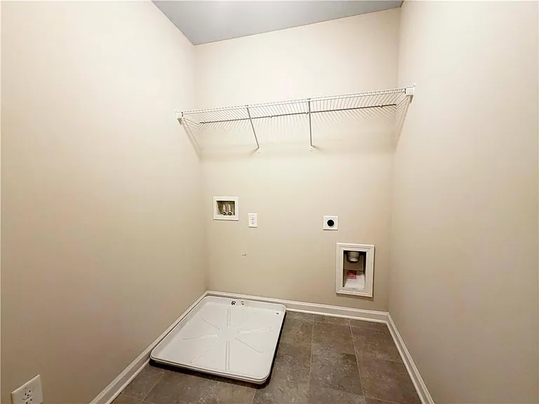285 Holdings Dr — Photo 22