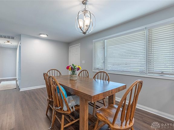 4th image of 152 Blackstone Dr