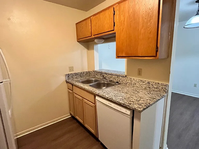 808 Navarro Dr #B — Photo 8