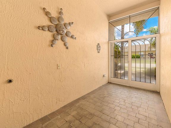 5th image of 6822 Passero St