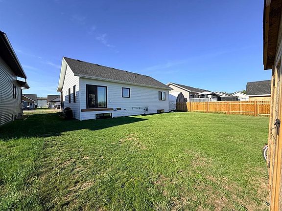 5th image of 10406 S 105th Ave