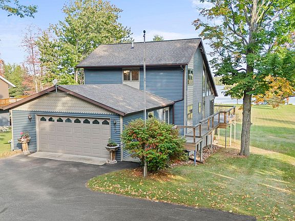 2nd image of 10191 Lakeview Dr