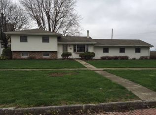 327 N Locust St, Assumption, IL 62510