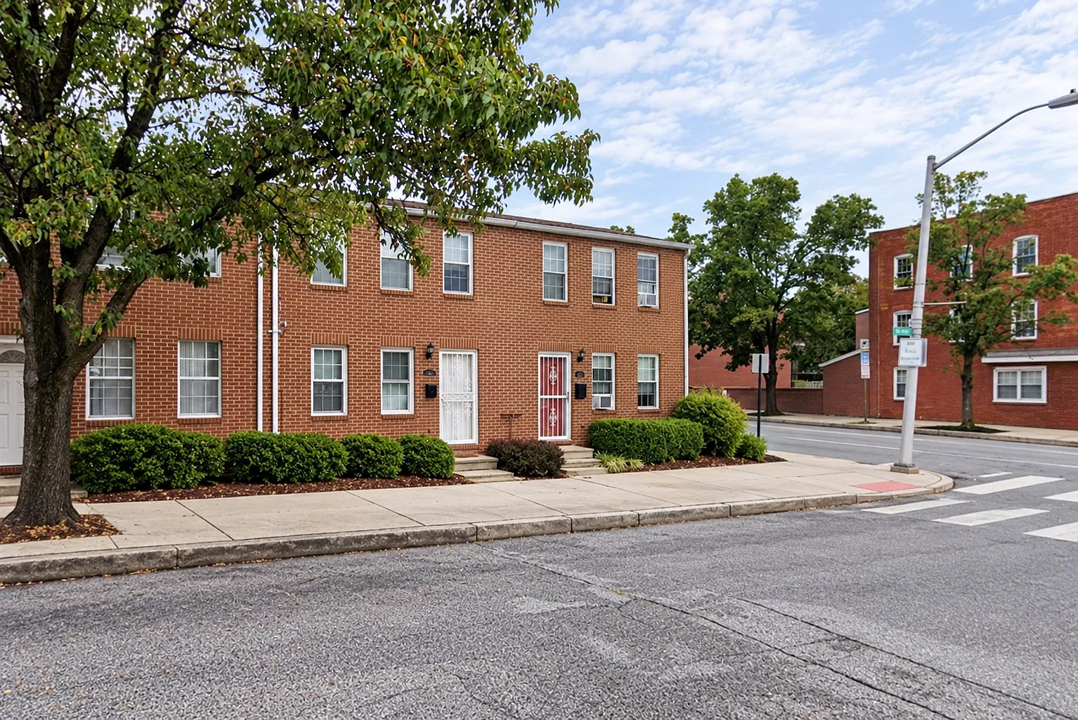 3 bed, 983 sqft, $1,500 — Photo 1