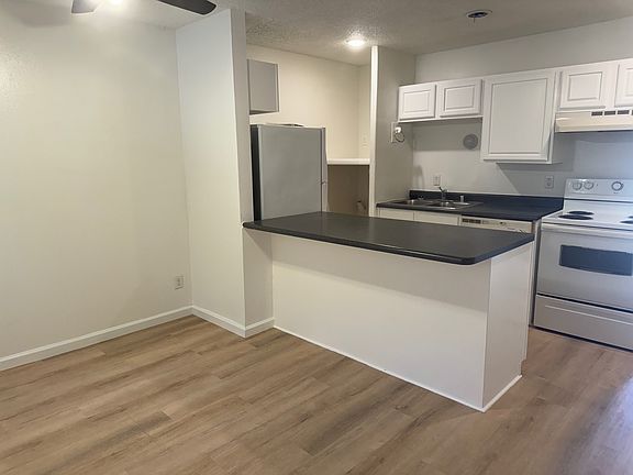 3rd image of 1303 Darlene Way APT 103A