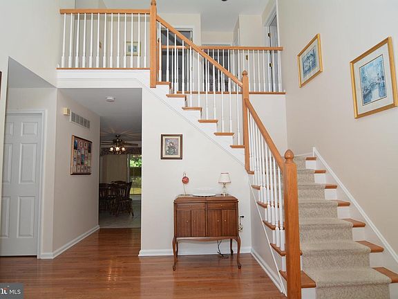 5th image of 105 Cromwell Dr