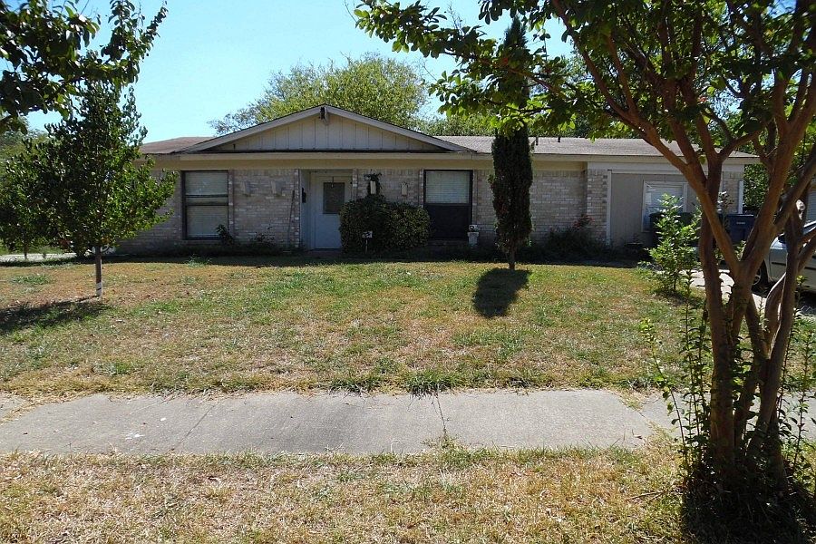 1st image of 1334 Colony Dr