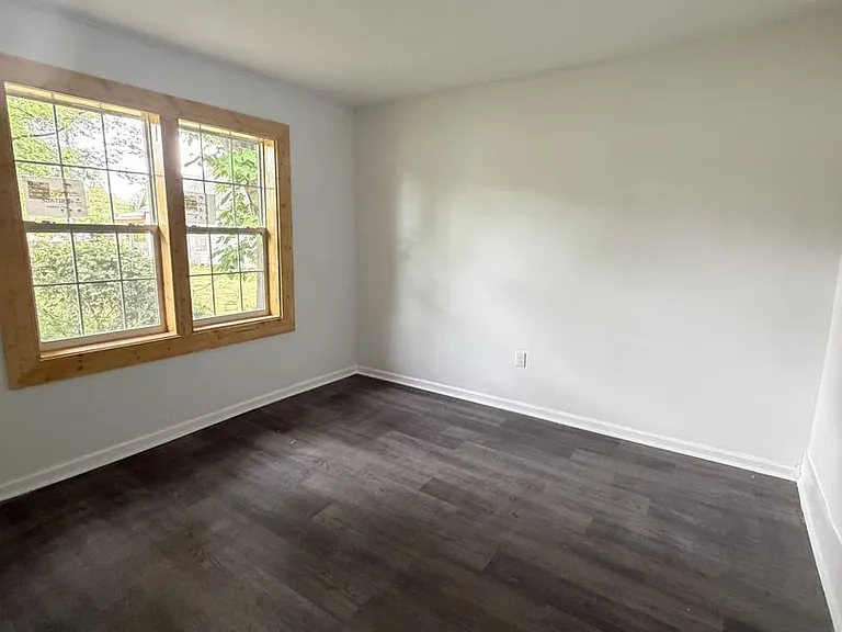 2577 Selman Ave — Photo 6
