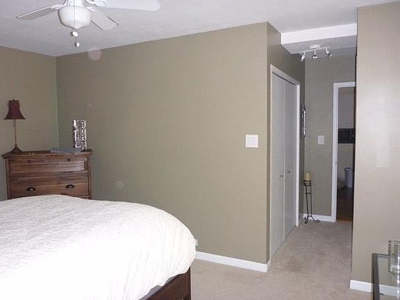 4th image of 3410 N Lake Shore Dr APT 4G