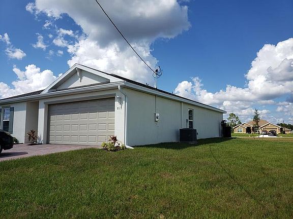4th image of 817 NE 43rd Ln