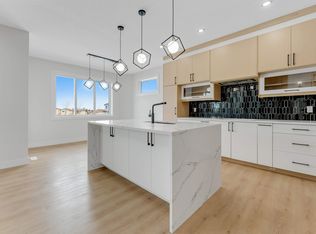 352 Roberts Wynd, Leduc, AB T9E 1P8
