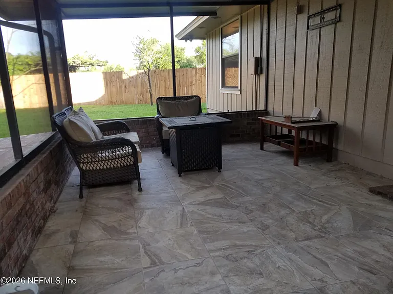 2384 Stonebridge Dr — Photo 9
