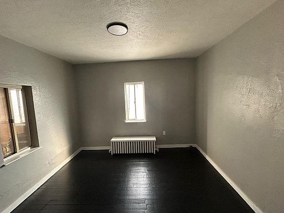 4th image of 150 Scotia St