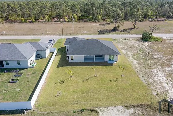 4358 NW 34th Ave — Photo 8