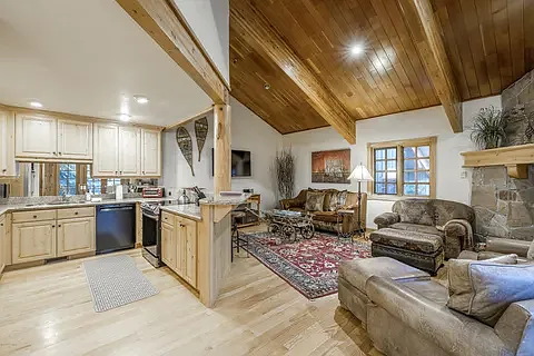 Building Photo - 8015 Cache Dr