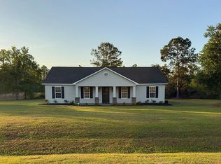 32 Saddle Dr, Hazlehurst, GA 31539