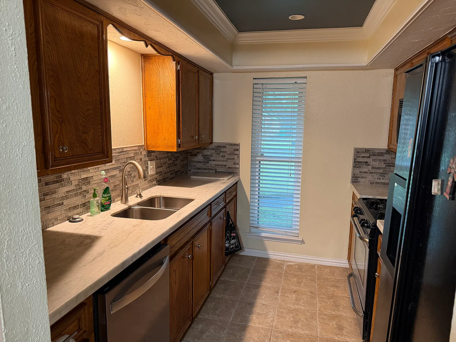 3 bed, 1.5 bath, 1200 sqft, $1,650 — Photo 4