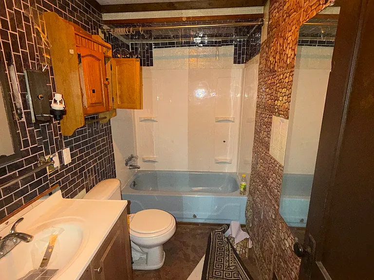211 Judith Ln — Photo 24