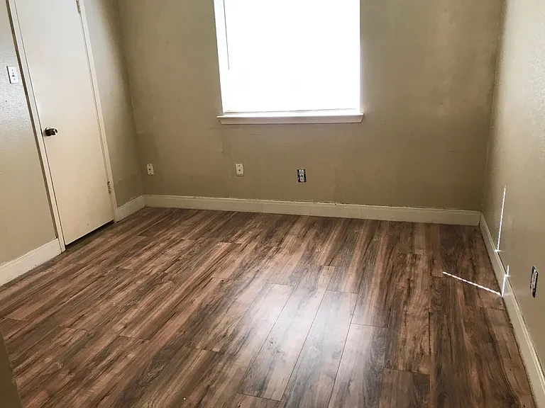 15919 Wingdale Dr — Photo 2