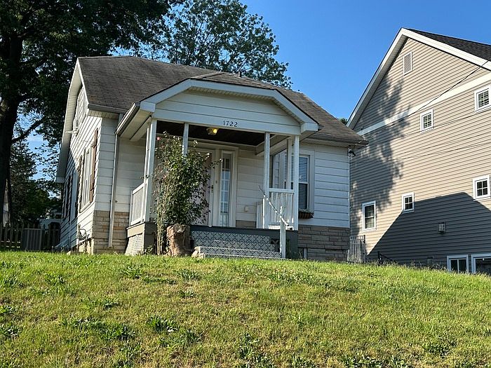 1st image of 1722 W Woodbine Ave
