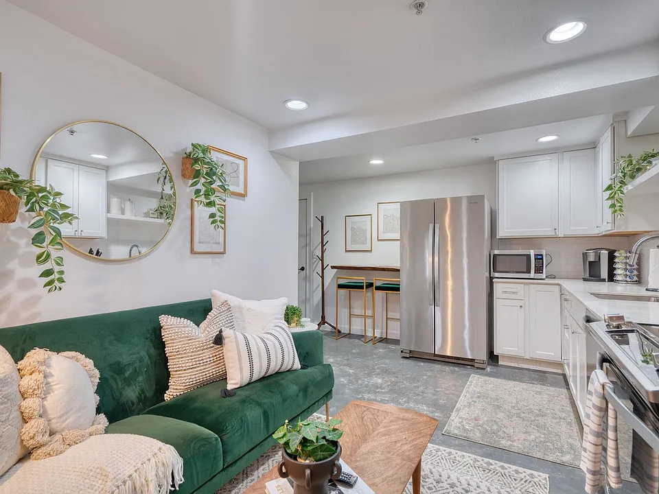 3046 NE Glisan St #ID1611905P