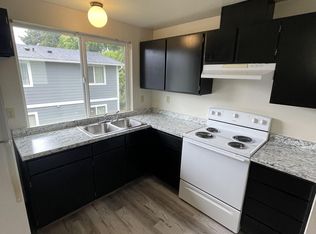 1126 SE Sleater Kinney Rd #8, Lacey, WA 98503