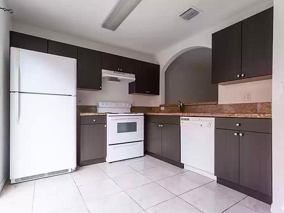 2nd image of 380 NE 4th St #33034