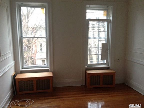 3rd image of 601 Bainbridge St #3