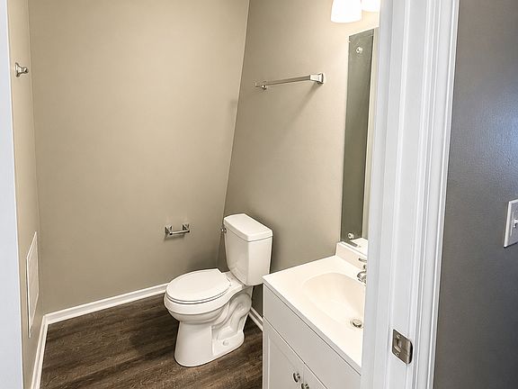 5th image of 535 Freeman Dr