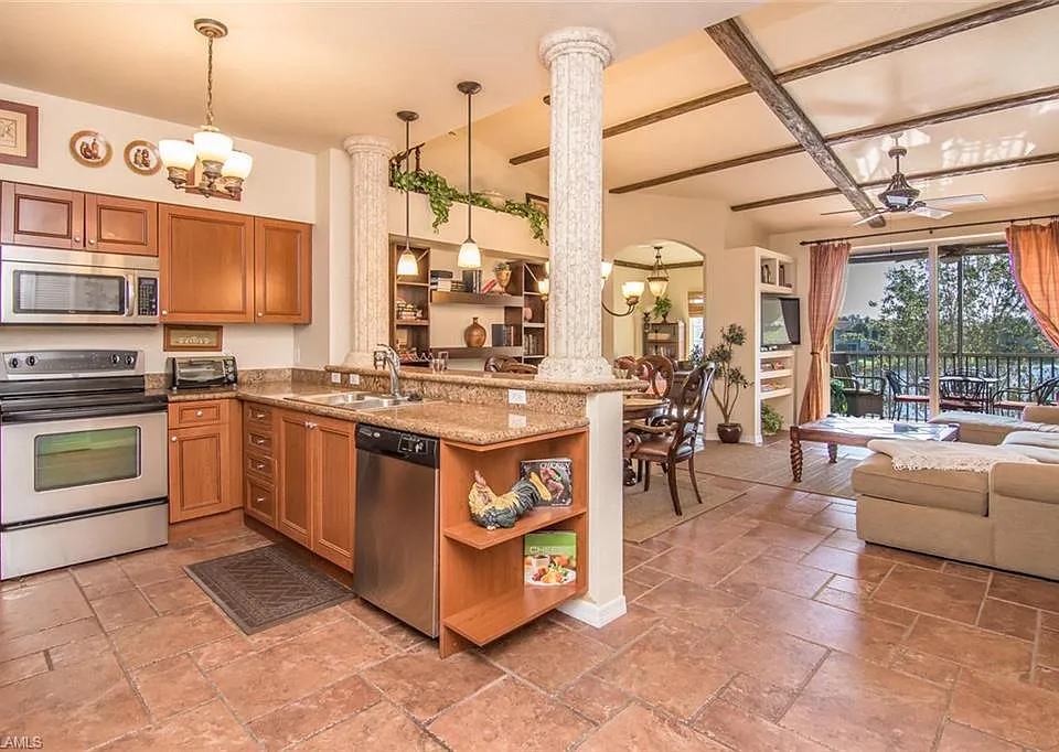 20230 Estero Gardens Cir #206