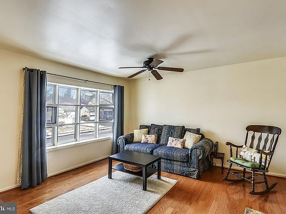 5th image of 4652 Kirkdale Dr