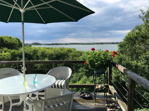 https://photos.zillowstatic.com/fp/dccdd380be154a916812794ad33d1a33-p_e.webp