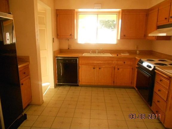 2nd image of 4684 N Woodson Ave