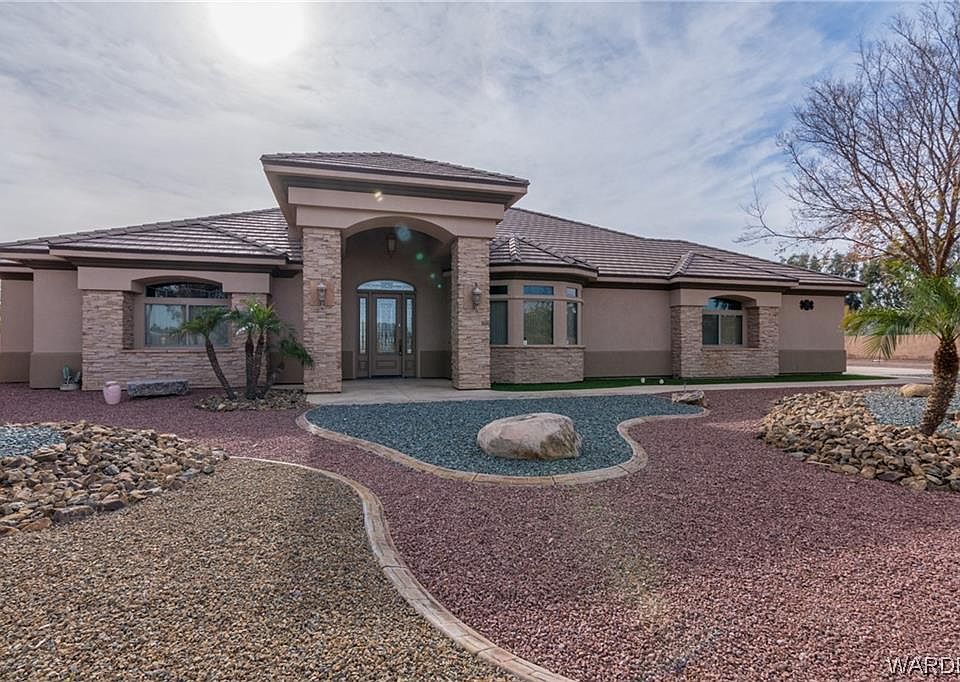 1st image of 1780 E Vista Dr