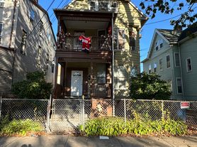 395 Howard Ave