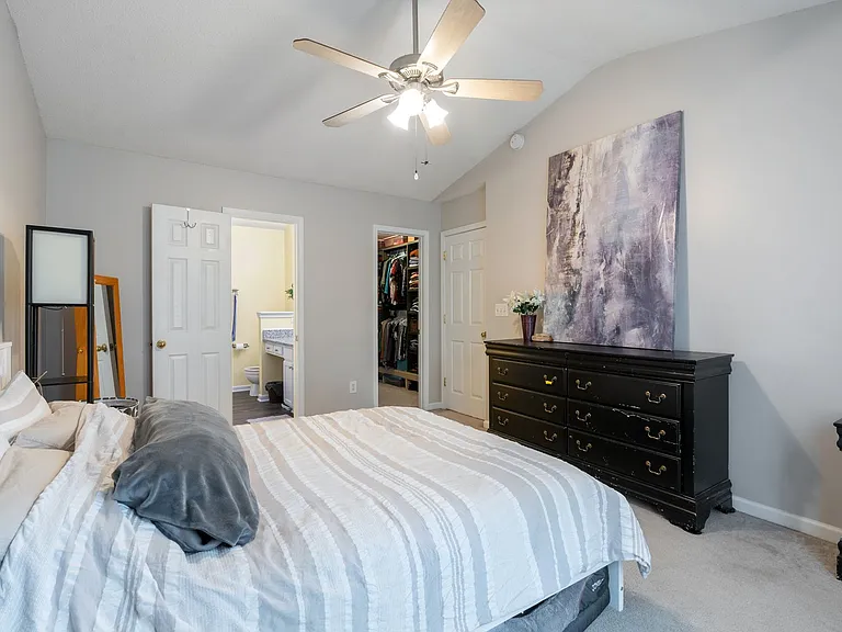 102 Bermuda Green Dr — Photo 17