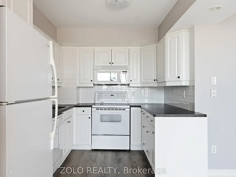 2759 Carousel Cres #501 — Photo 15