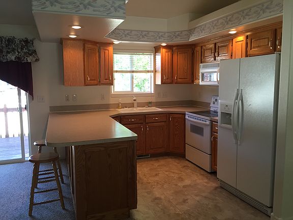 3rd image of 1527 S Windsor Dr