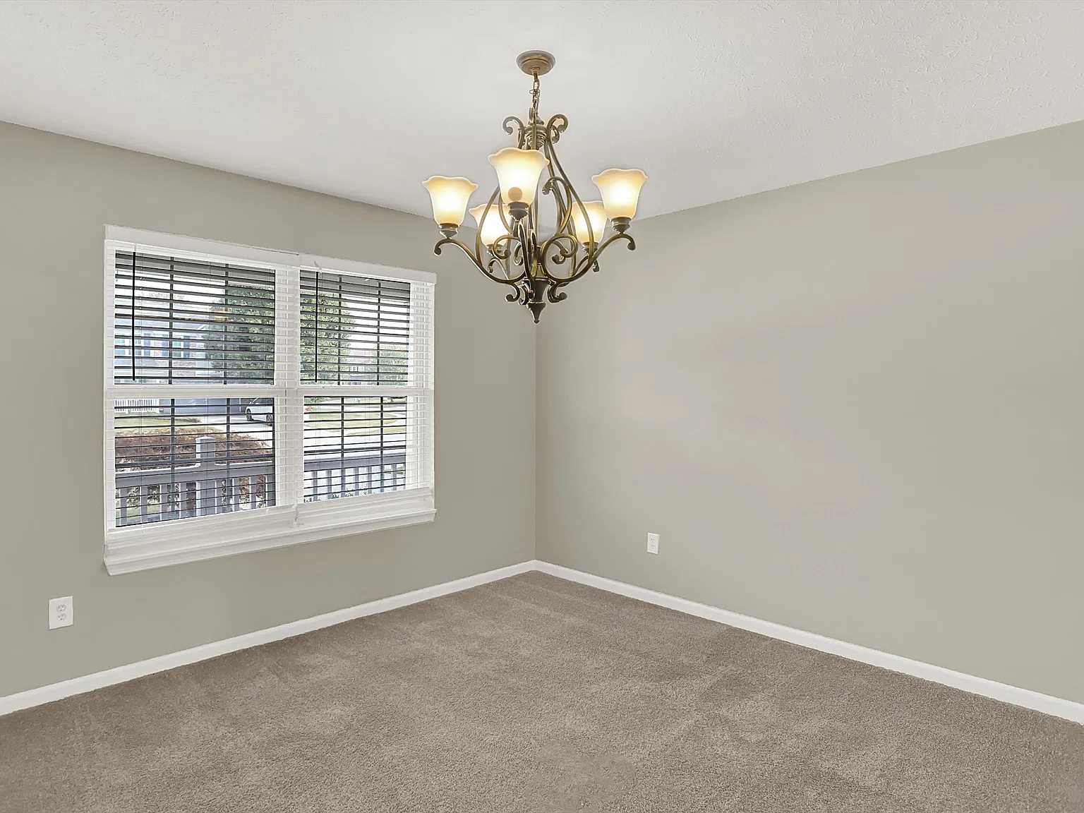 12059 Seville Rd — Photo 4