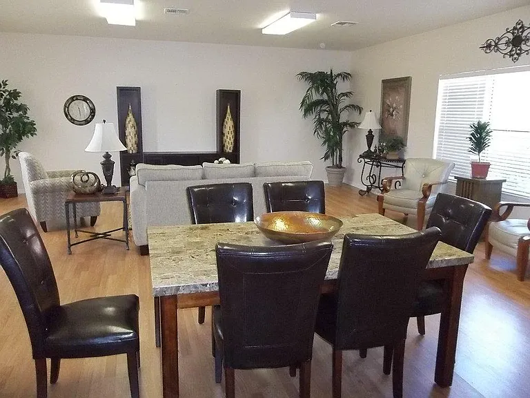 320 Bluffview Dr #320 — Photo 6