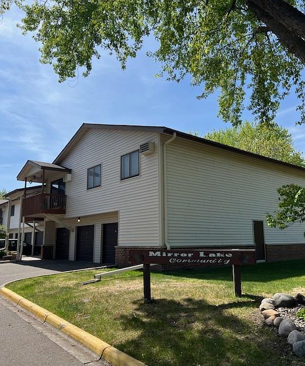 1st image of 4004 Foss Rd NE #102