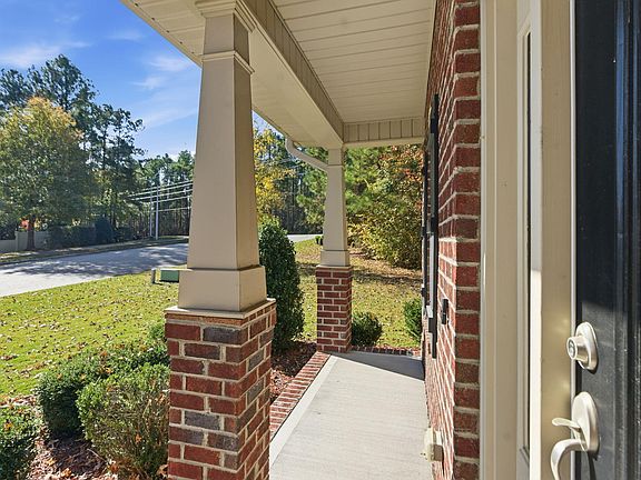 3rd image of 105 Valleycruise Cir