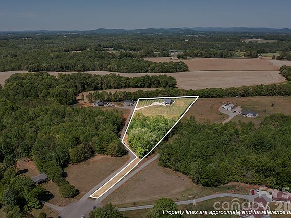 2nd image of 147 Haystack Ln