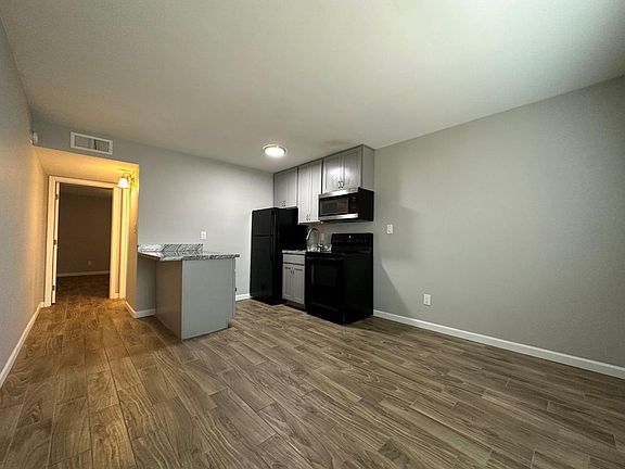 5th image of 9647 N 10th Ave #204